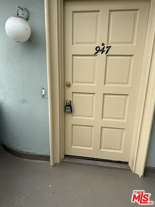 2 bed, 1.0 bath, 845 sqft, $2,900 — Photo 2