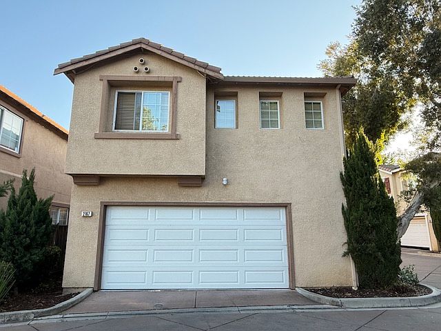 1st image of 2167 Kingsbury Cir