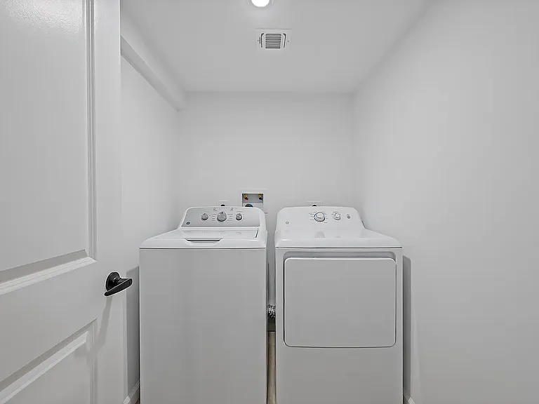 42 Smith St — Photo 25