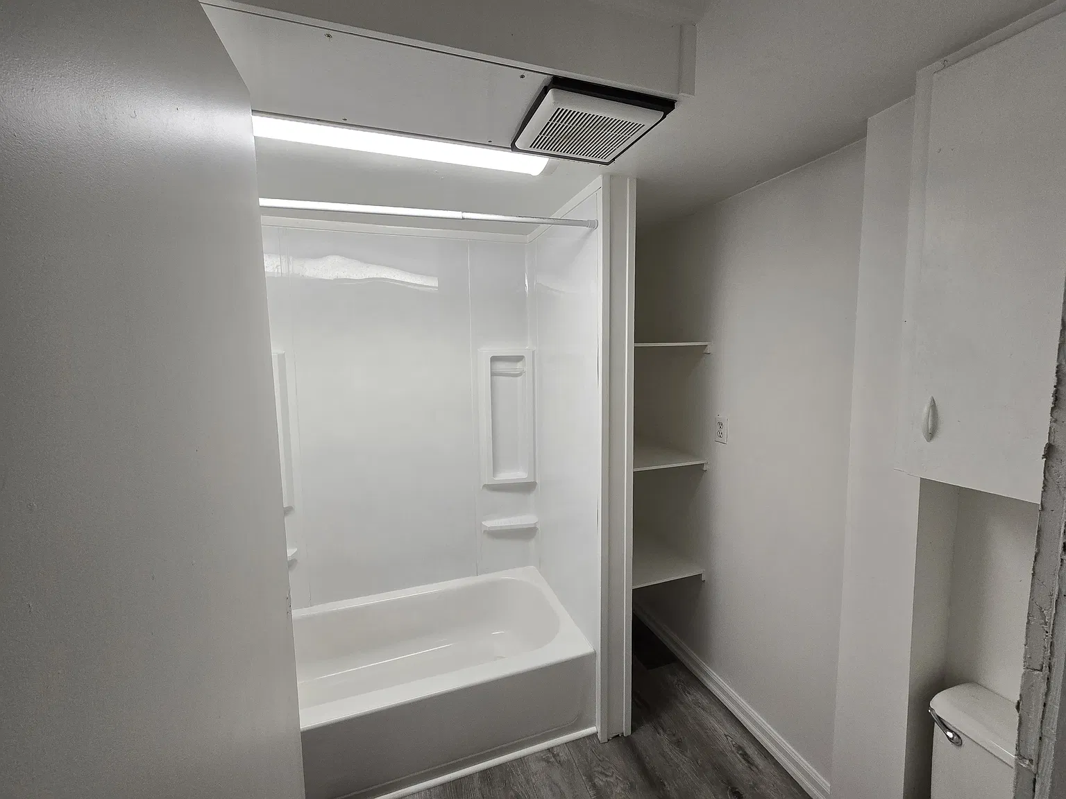 2 bed, 940 sqft, $1,400 — Photo 3