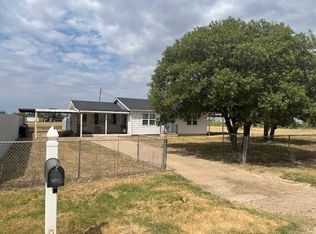 3811 Lakeview Rd, Hereford, TX 79045