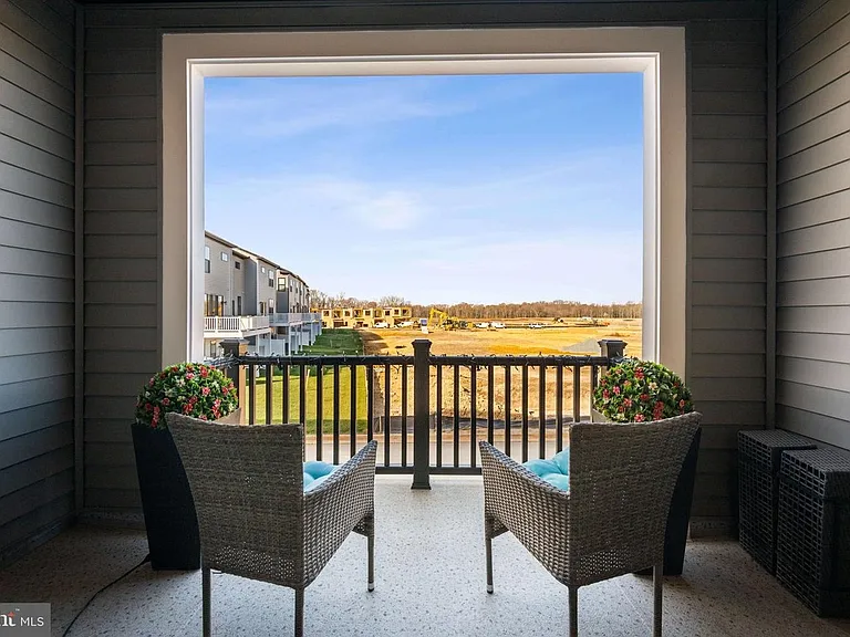 319 Summit Point Blvd #NEW — Photo 12