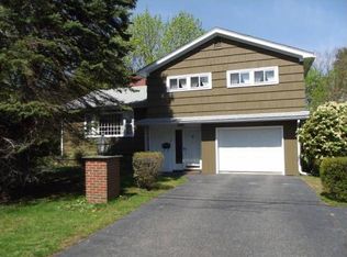 7 Tobey St, Hampton, NH 03842