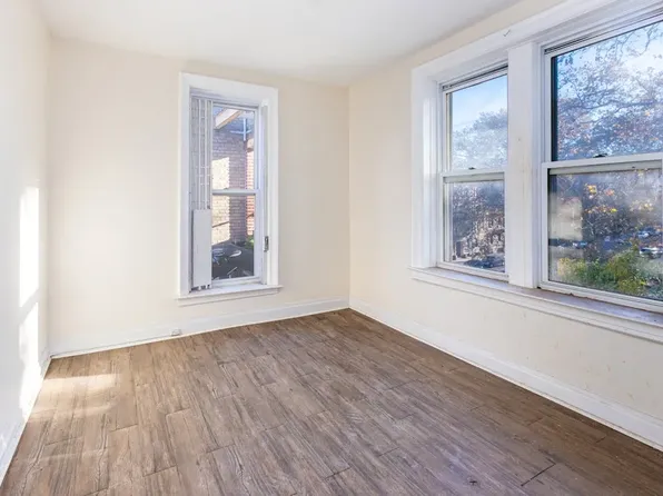 673 41st Street image 4 of 13