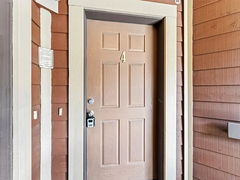 720 Lakepoint Dr — Photo 32