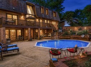 203 Harwood Pl, Paramus Boro, NJ 07652