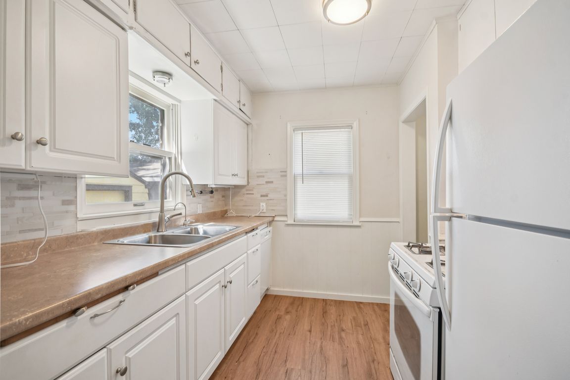 next background image