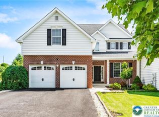 799 Swallow Tail Ln, Breinigsville, PA 18031