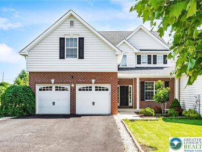 799 Swallow Tail Ln, Breinigsville, PA, 18031
