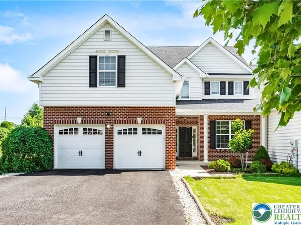 799 Swallow Tail Ln, Breinigsville, PA 18031