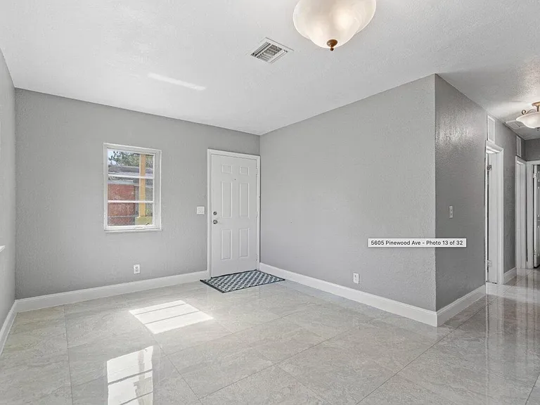 5605 Pinewood Ave — Photo 6