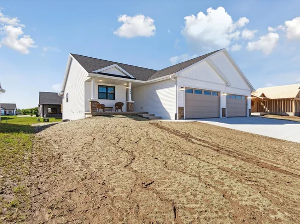 649 Locust Ln, Evansville, WI 53536