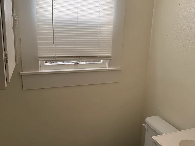 3423 W Houston St — Photo 2