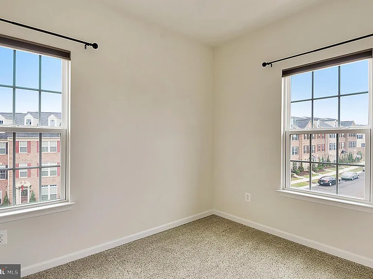 3650 Wright Ter NE — Photo 16
