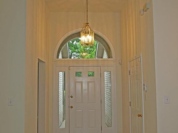 5th image of 10 Ambler Ln