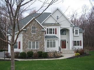 2nd image of 20 Woodlawn Pl