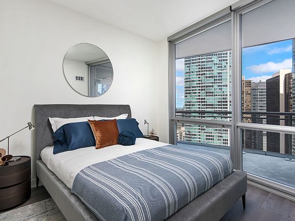 5th image of 393 E Illinois St #4304
