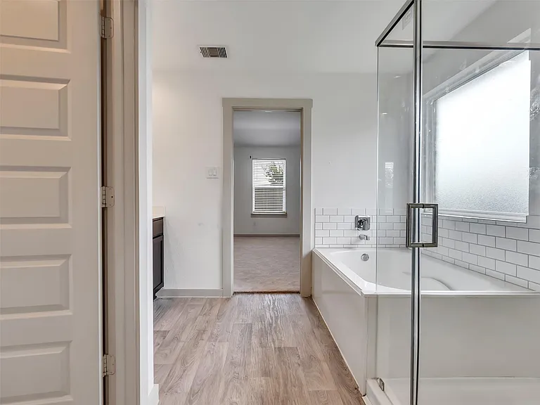 8003 Black Forest Ln — Photo 29