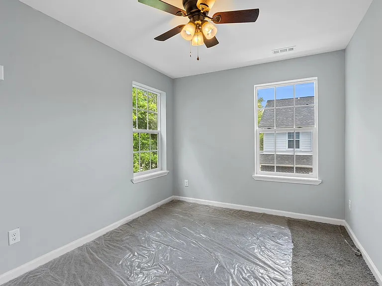 211 Longfellow Ln #211 — Photo 6