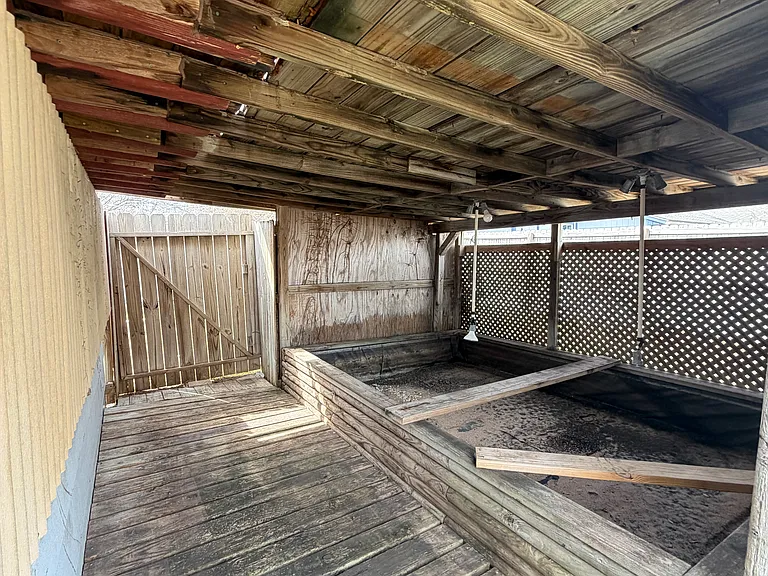 1605 Kern Dr — Photo 12