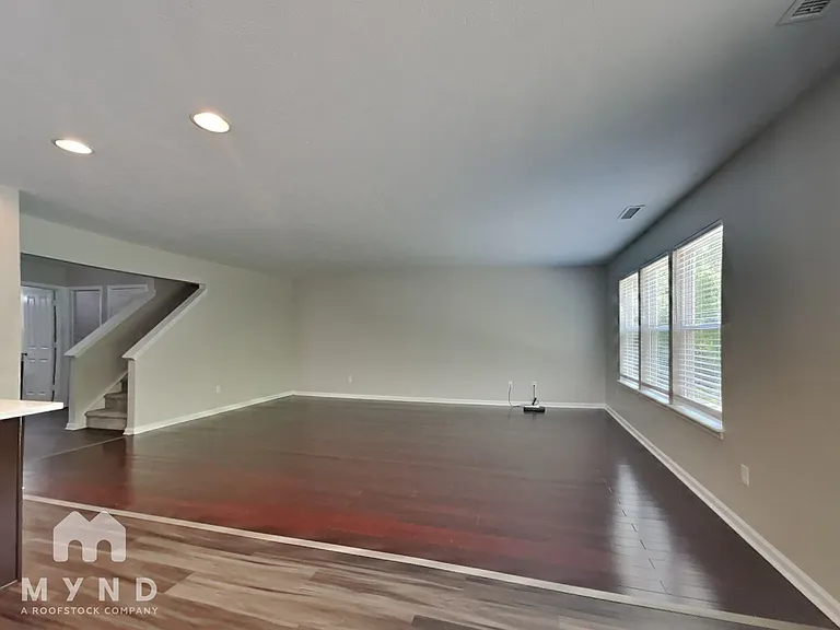 8042 Loveridge Dr — Photo 8