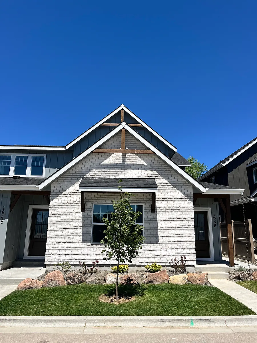 Building Photo - 1656 E Cutgrass Ln