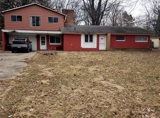 22164 Berg Rd, Southfield, MI 48033