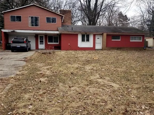 22164 Berg Rd, Southfield, MI 48033