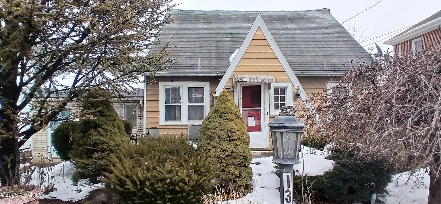 135 S Market St photo 1