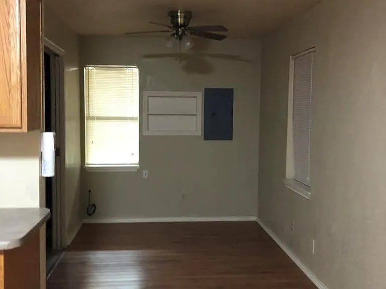 6209 East Cres #55-B — Photo 2