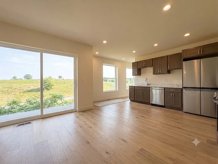 881 Kimball Ln #106 — Photo 3