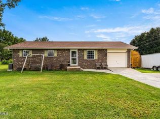 3371 Blue Springs Rd, Strawberry Plains, TN 37871
