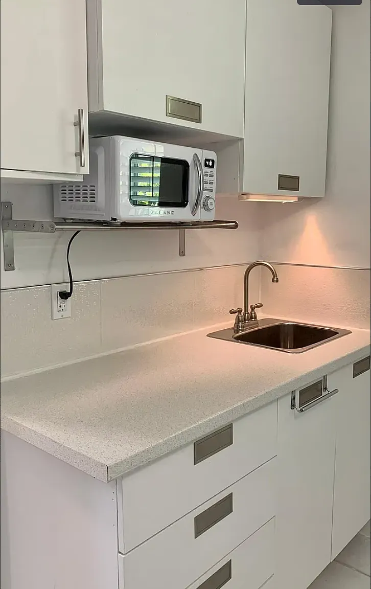 Studio, 400 sqft, $1,950 — Photo 4