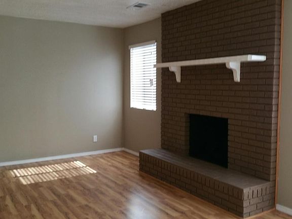 510 Ivory RD SE-Greatroom Fireplace