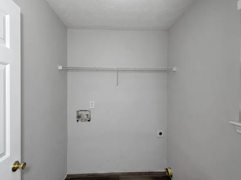 2542 Walter Way — Photo 28