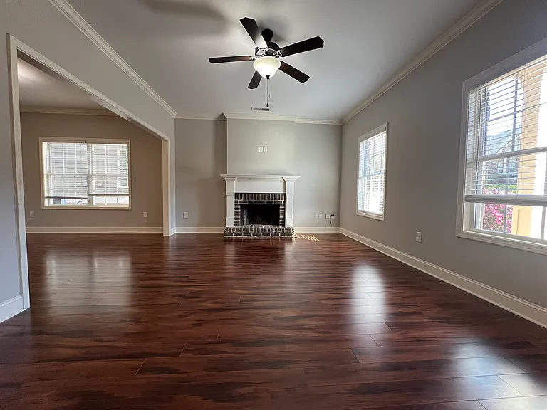 1071 Middleton Ln — Photo 27