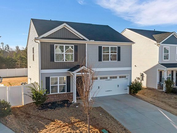2nd image of 464 Grantham Ct