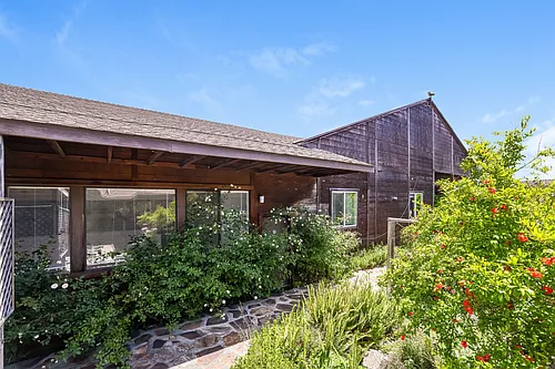 201 Meadowlark Ln Photo 1