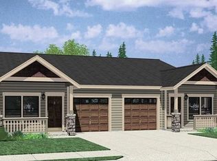 8 Barrington Ct, Monaca, PA 15061