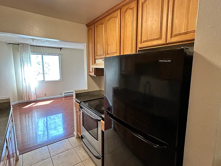 700 Calhoun St #205 — Photo 8