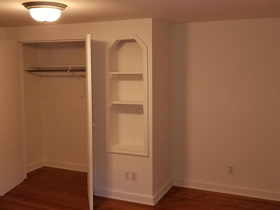 2nd image of 920 Monticello Ave
