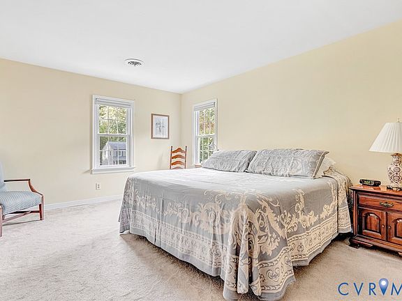 5th image of 517 Brighton Dr