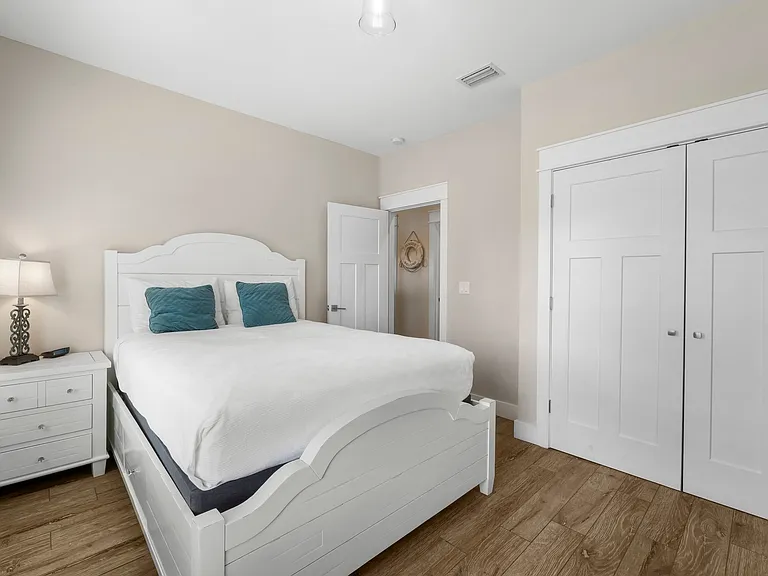 228 Palm Beach Dr — Photo 19