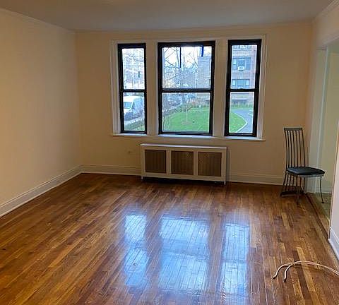 3rd image of 220 Martine Ave #1L