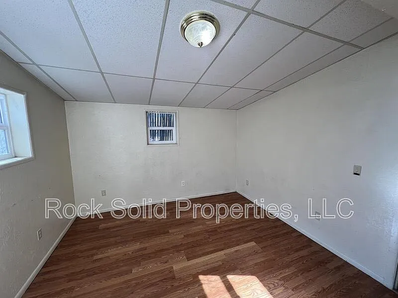 2 bed, 1.0 bath, 790 sqft, $895 — Photo 3