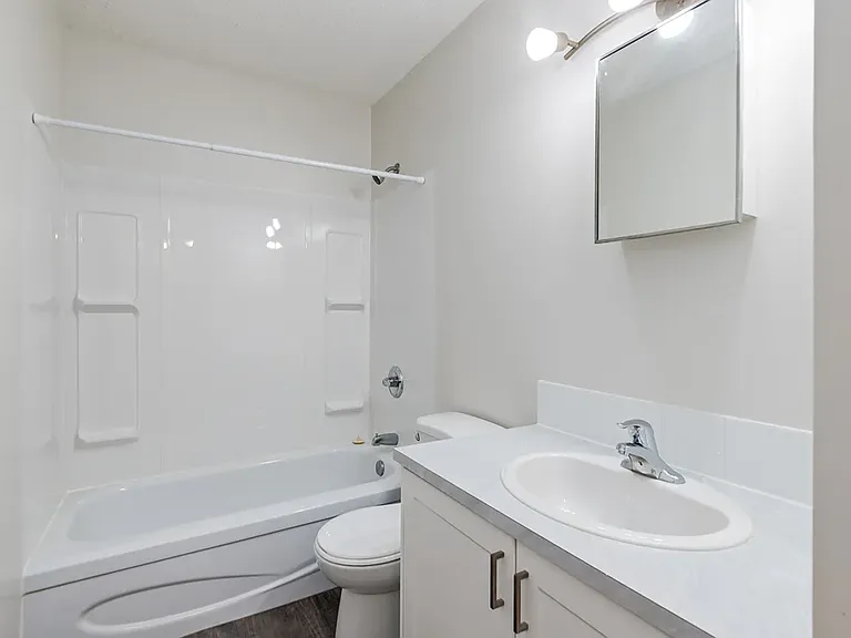 20 Berkeley Pl W — Photo 7