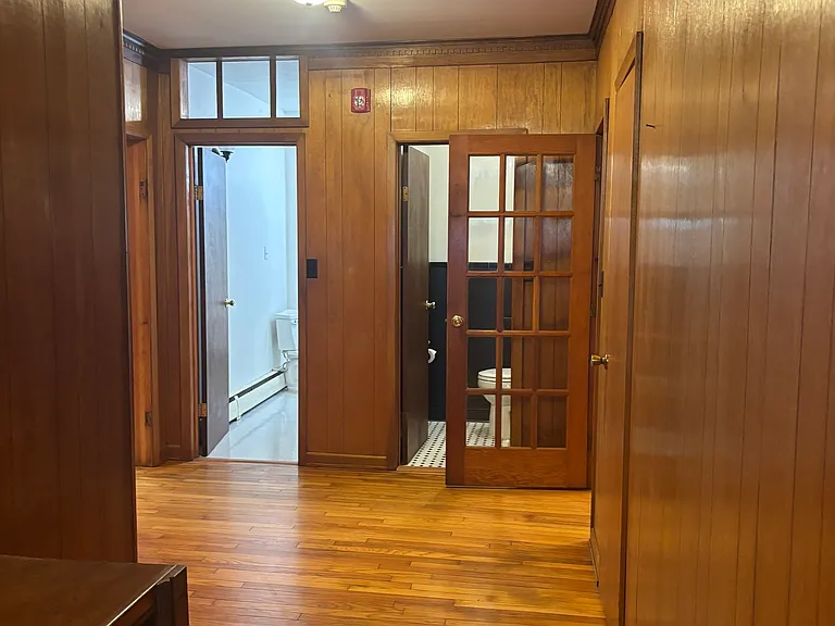 24 Broadway St — Photo 18