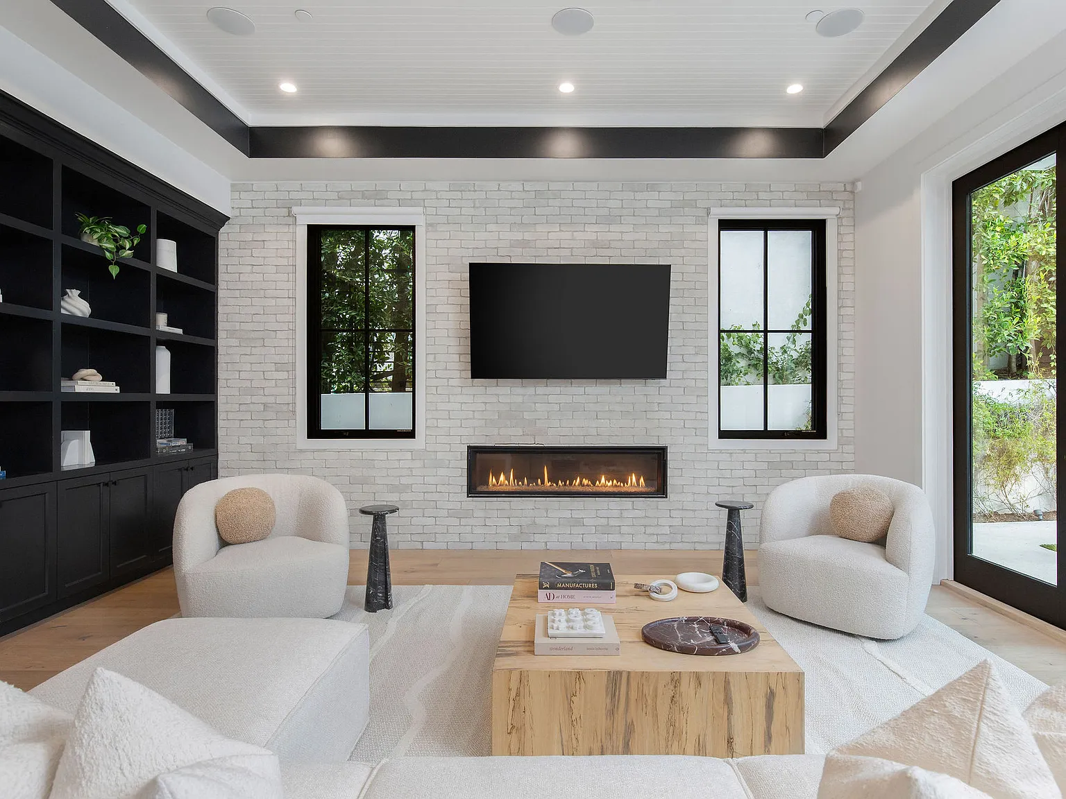 4 bed, 3800 sqft, $28,000 — Photo 3
