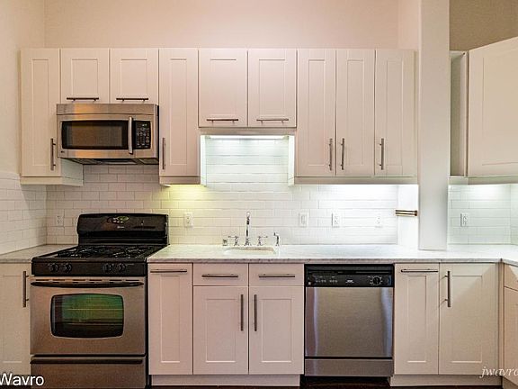 3rd image of 2102 Bush St APT 1