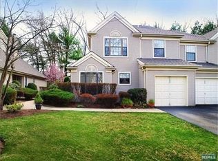 154 Moramarco Ct, Mahwah, NJ 07430